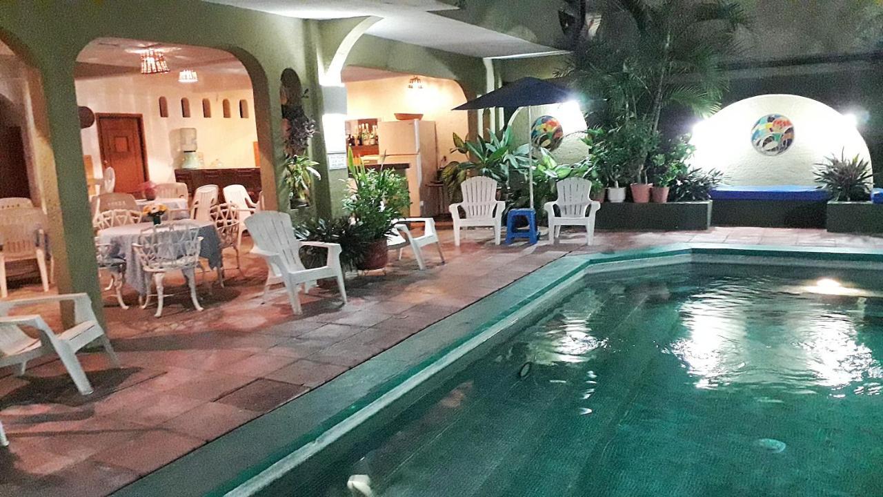 Solimar Inn Suites Zihuatanejo Exterior foto